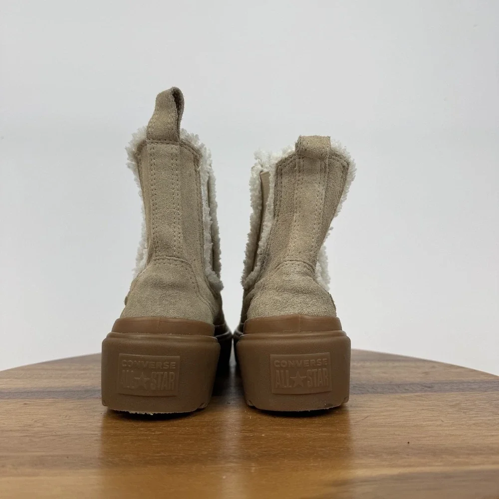 Big Kids Converse Chuck Taylor All Star Chelsea Beige Suede Lug Sole Boot Size 5